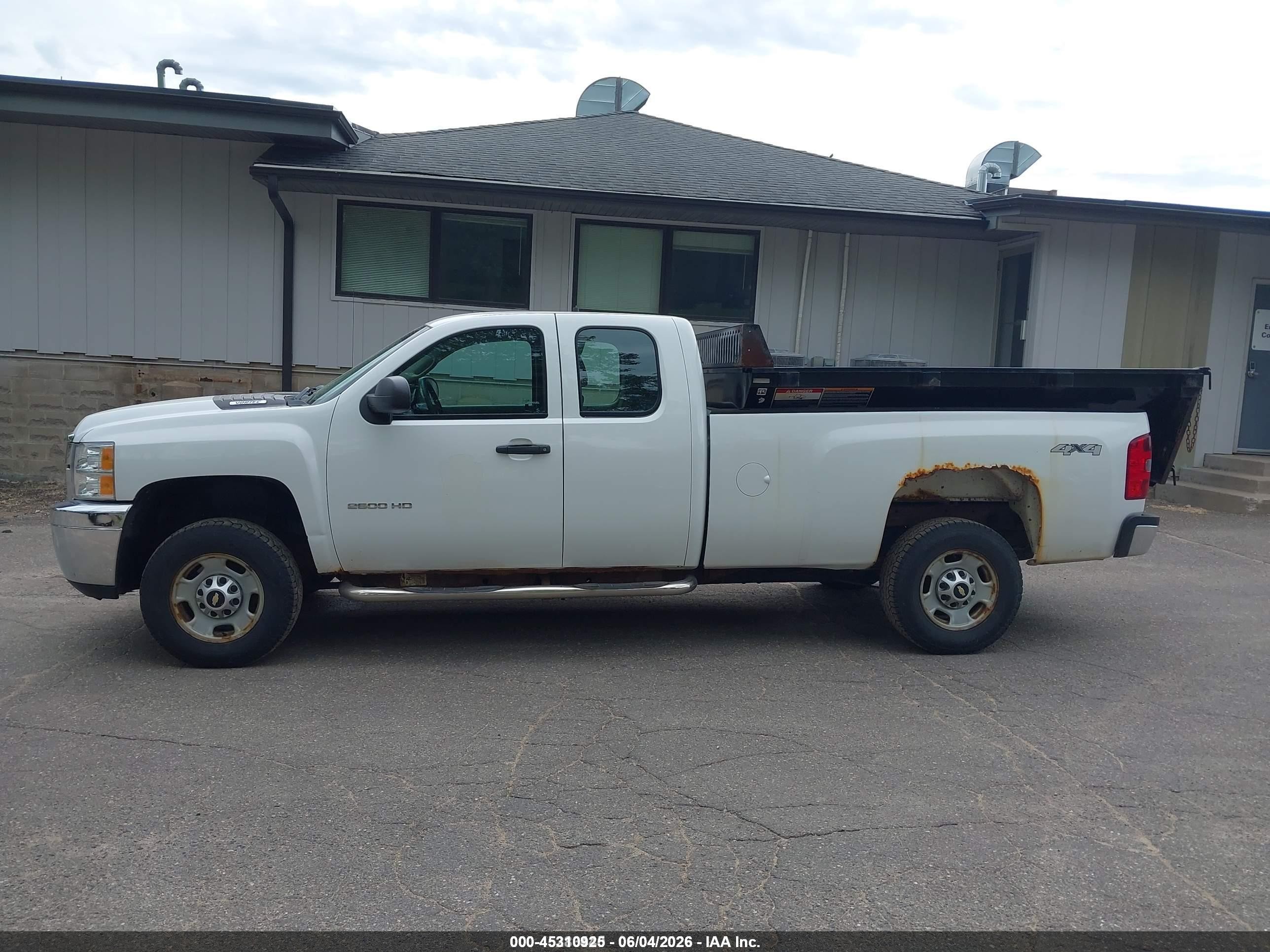 2013 Chevrolet Silverado 2500hd Work Truck White vin: 1GC2KVCGXDZ200488