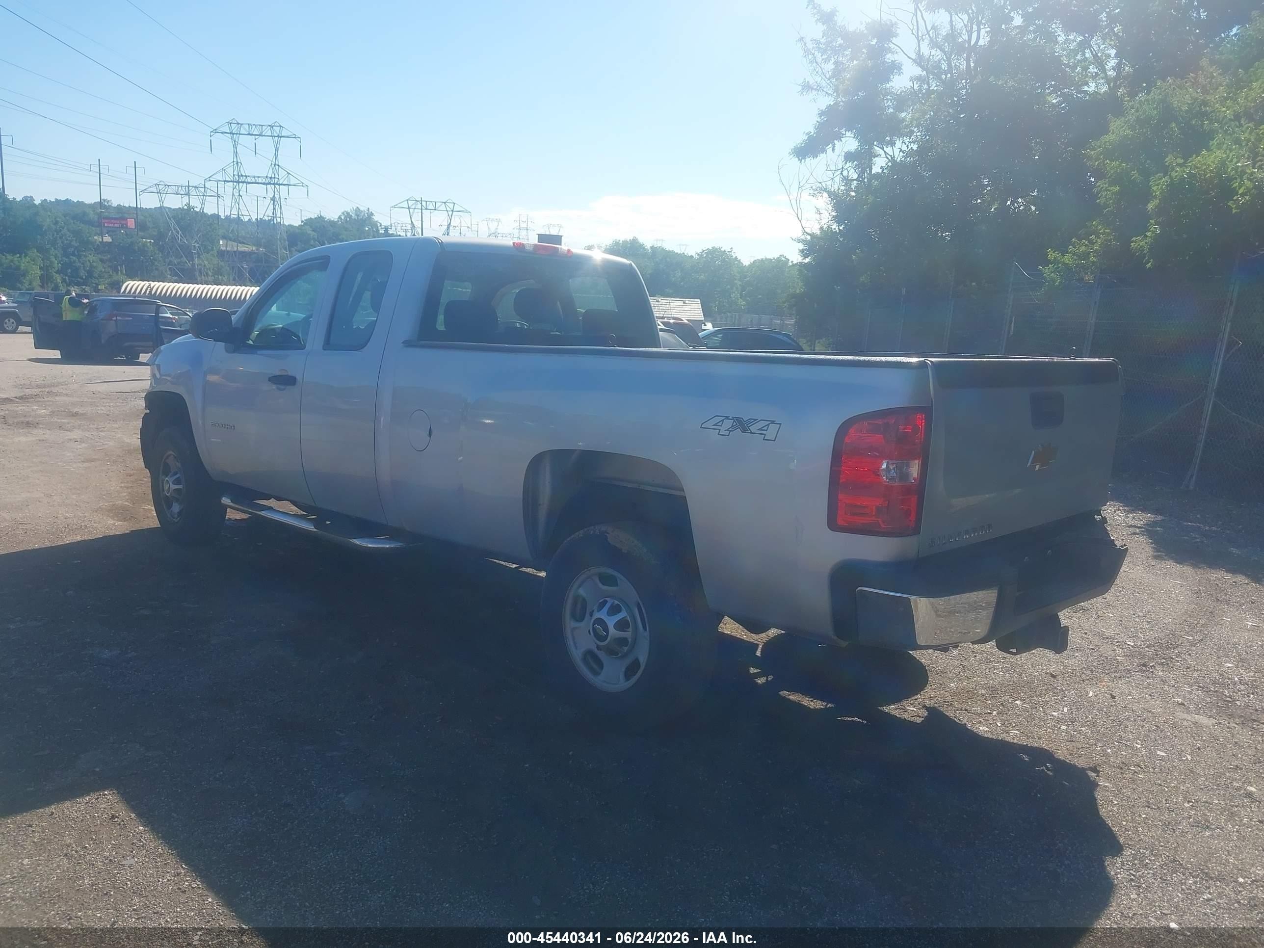 2013 Chevrolet Silverado 2500hd Work Truck Silver vin: 1GC2KVCGXDZ414154