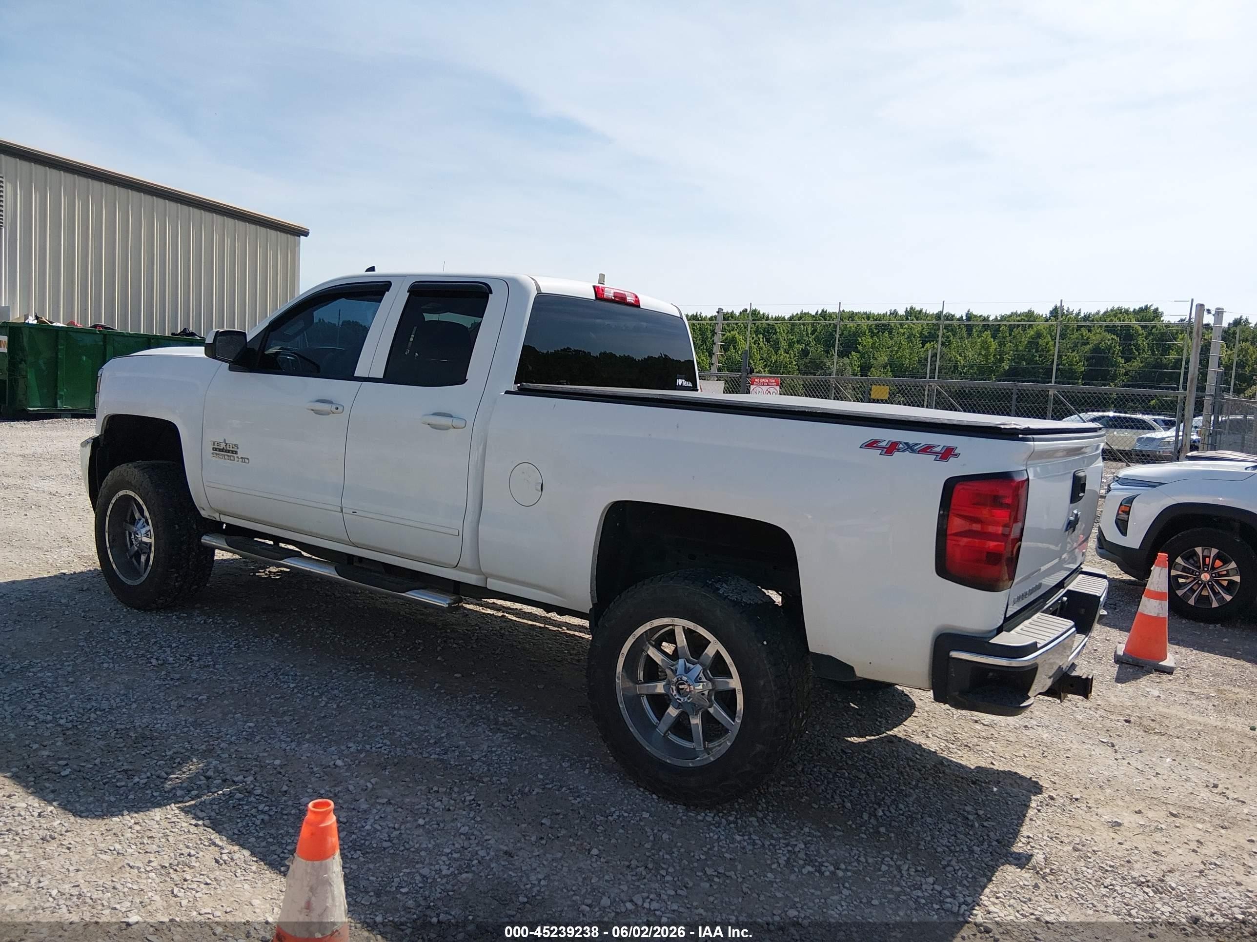2015 Chevrolet Silverado 2500hd Lt White vin: 1GC2KVEG5FZ544424