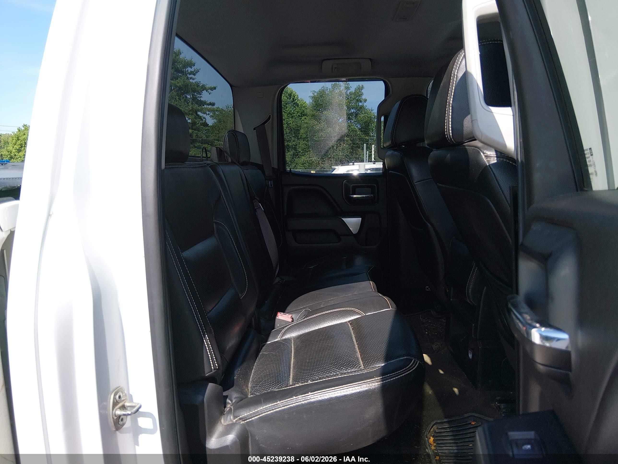 2015 Chevrolet Silverado 2500hd Lt White vin: 1GC2KVEG5FZ544424