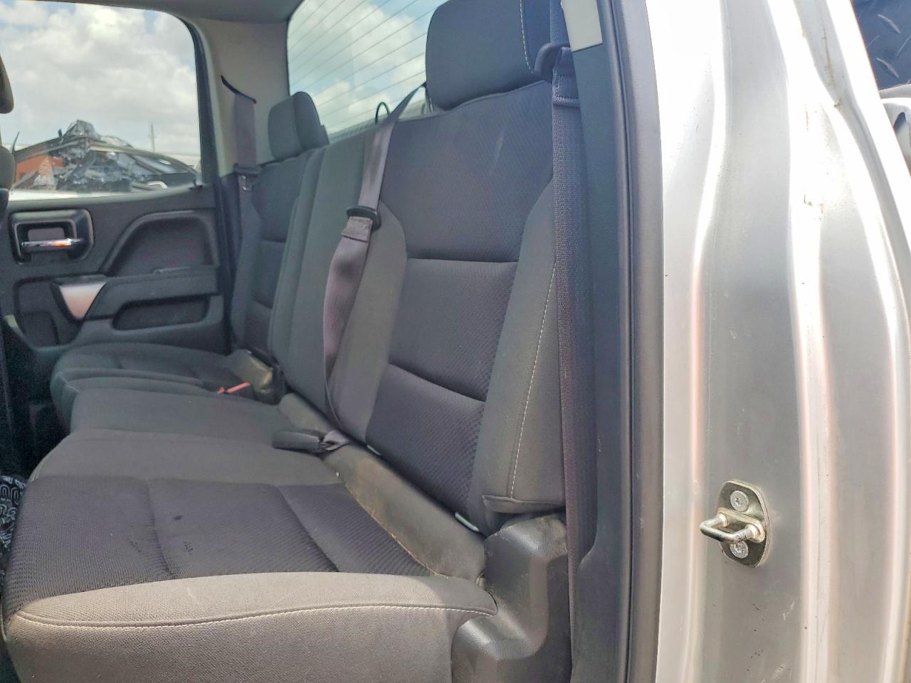 2015 Chevrolet 2500 4x4 Silver vin: 1GC2KVEG6FZ144193