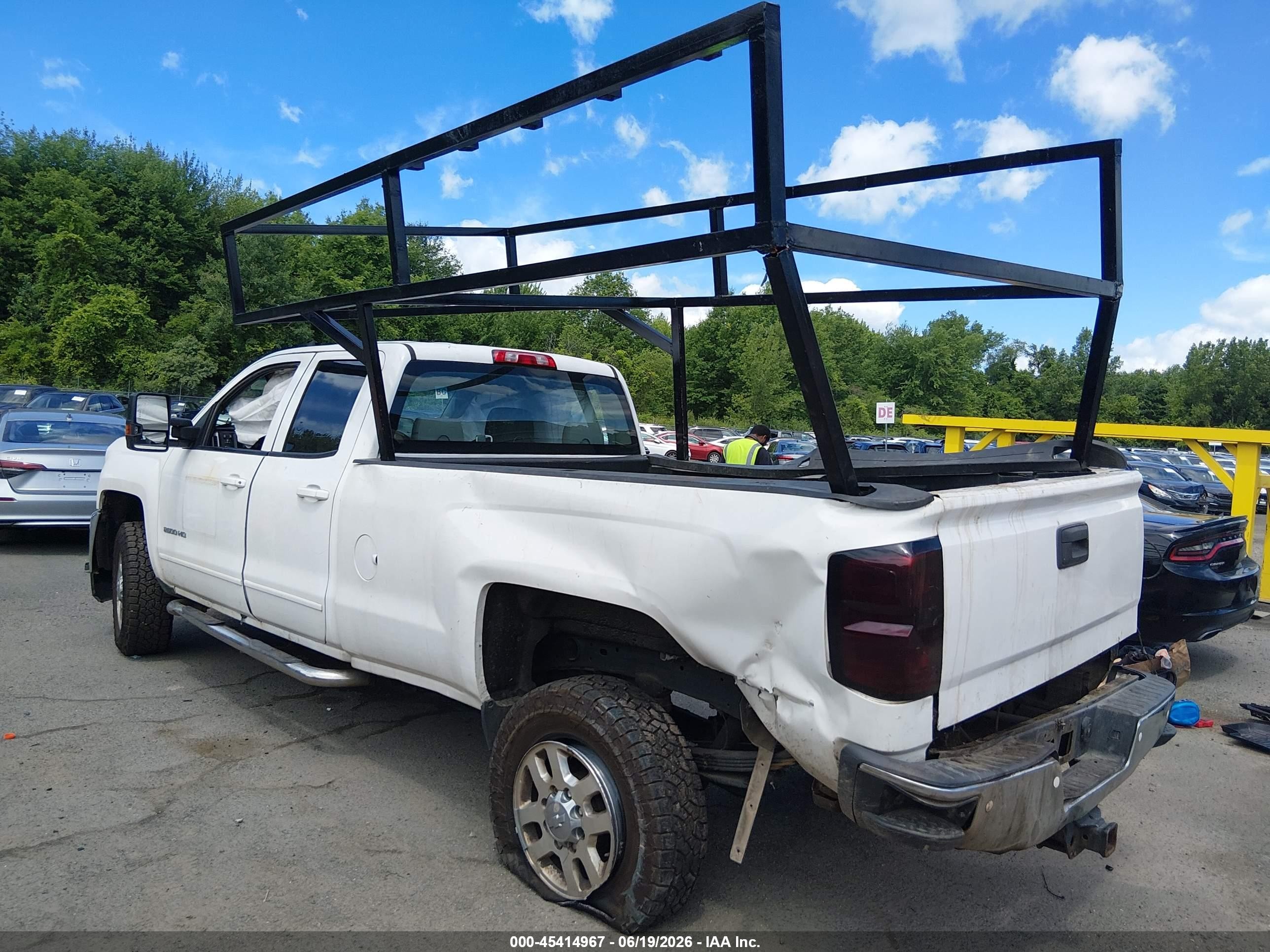 2015 Chevrolet Silverado 2500hd Built After Aug 14 Lt White vin: 1GC2KVEG6FZ531763