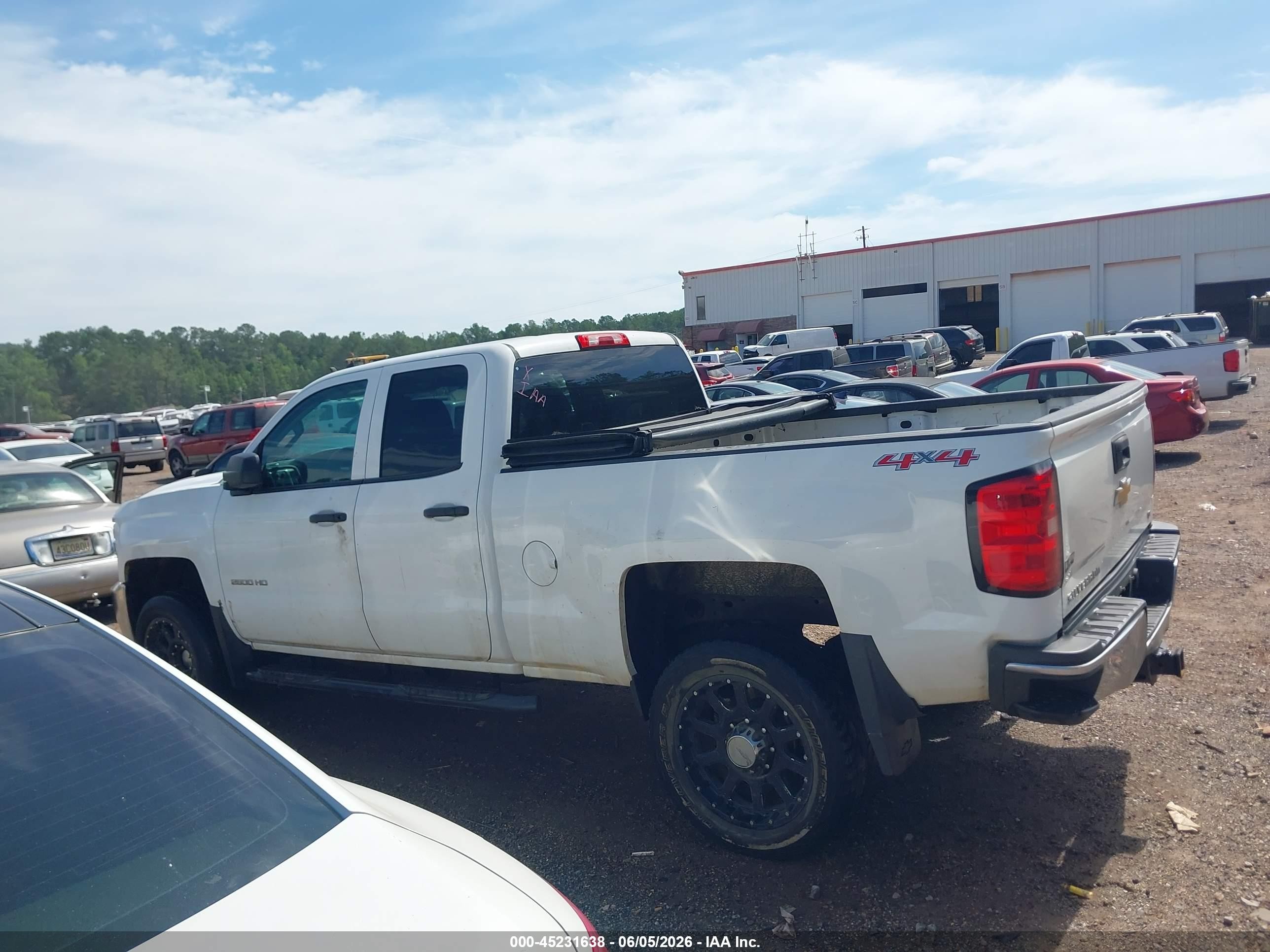 2015 Chevrolet Silverado 2500hd Lt White vin: 1GC2KVEG9FZ103962