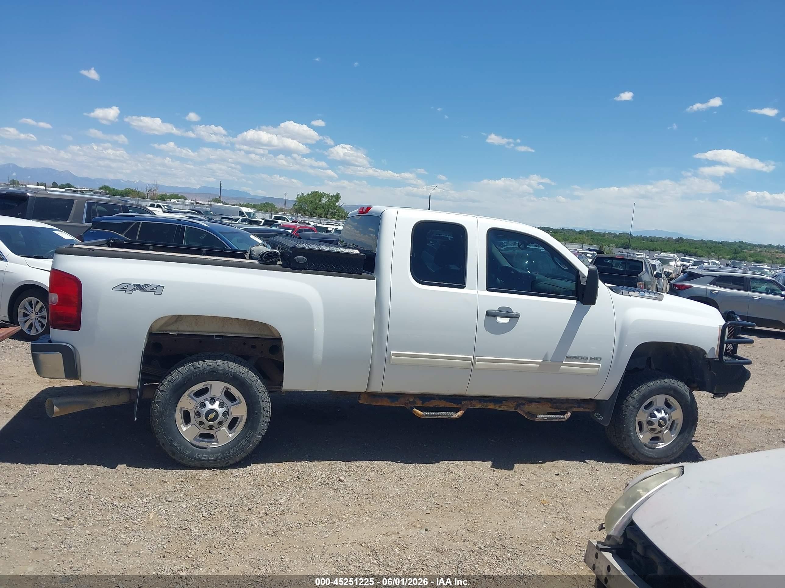 2012 Chevrolet Silverado 2500hd Lt White vin: 1GC2KXC81CZ290472