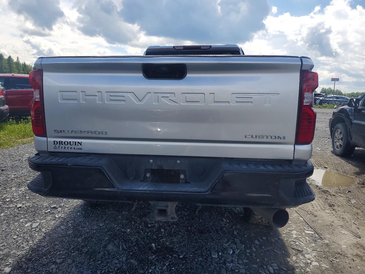 2022 Chevrolet K2500 Silverado Silver vin: 1GC2YMEYXNF228471