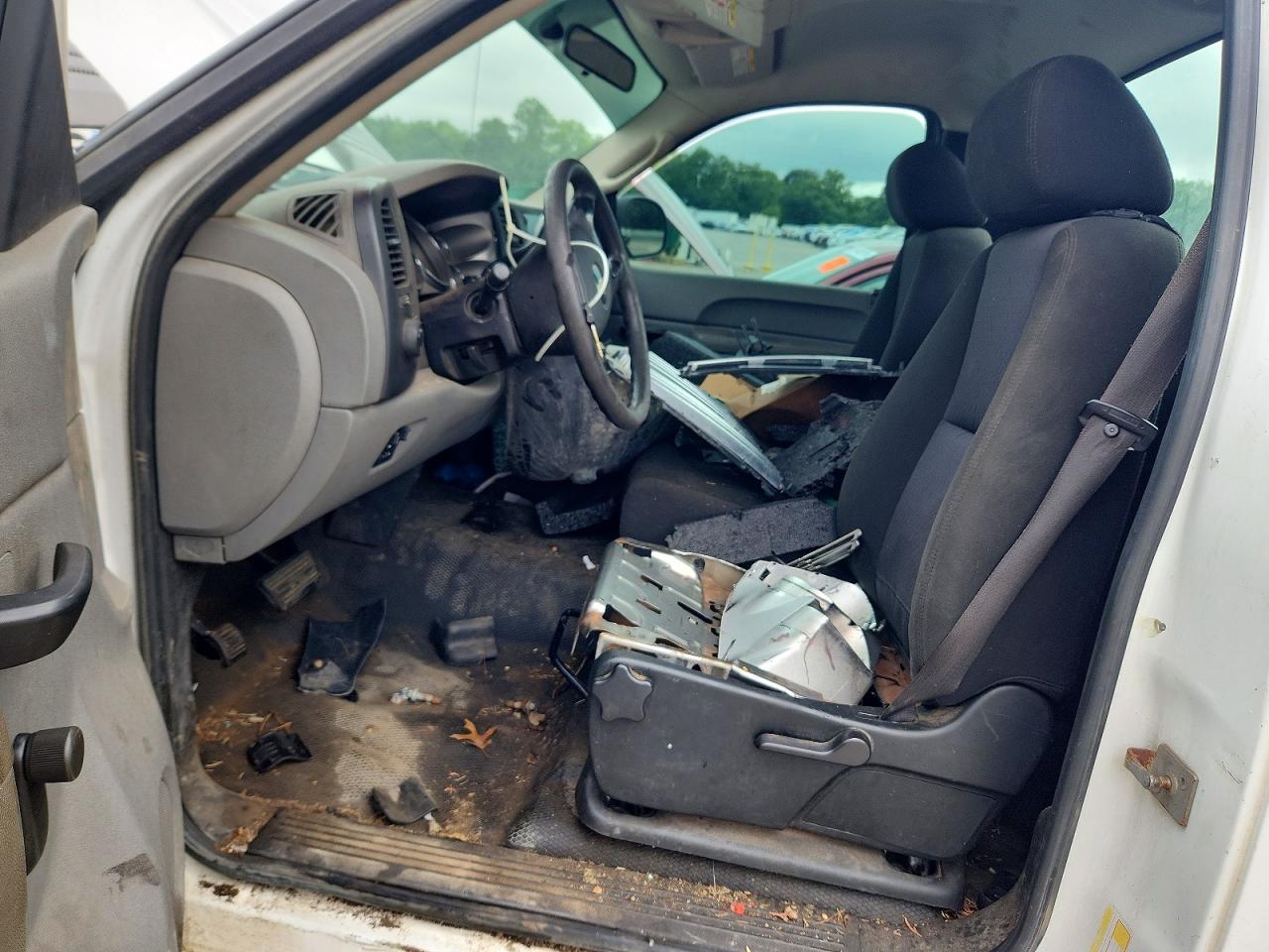 2010 Chevrolet Silverado C2500 Heavy Duty White vin: 1GC3CVBG0AF142679