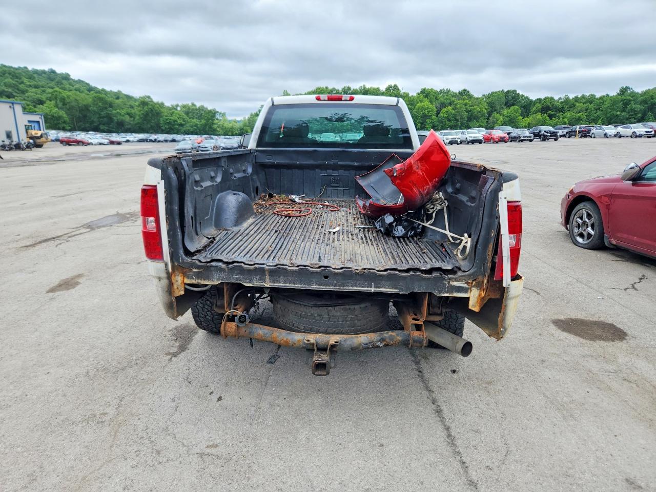 2010 Chevrolet Silverado C2500 Heavy Duty White vin: 1GC3CVBG0AF142679