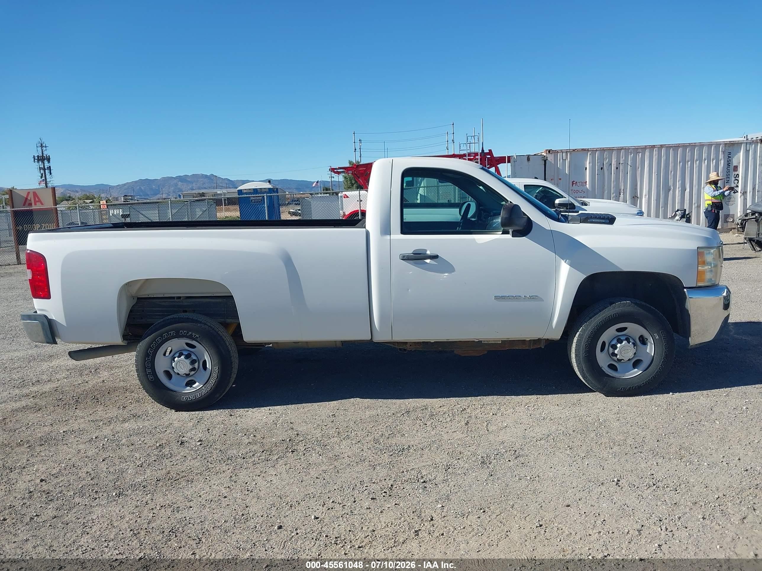 2010 Chevrolet Silverado 2500hd Work Truck White vin: 1GC3CVBG2AF152257