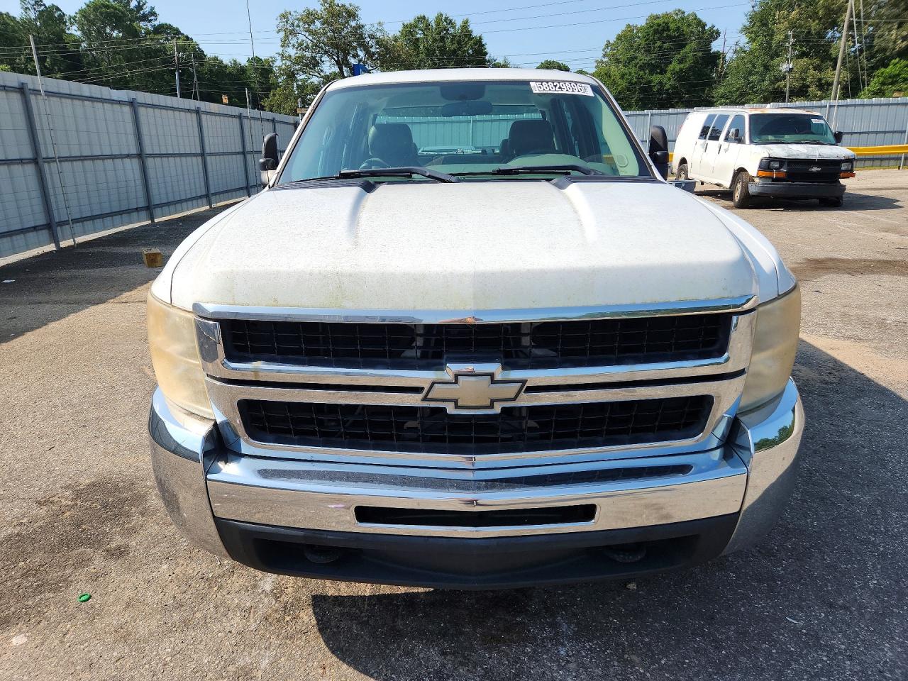 2010 Chevrolet Silverado C2500 Heavy Duty White vin: 1GC4CVBG4AF104036