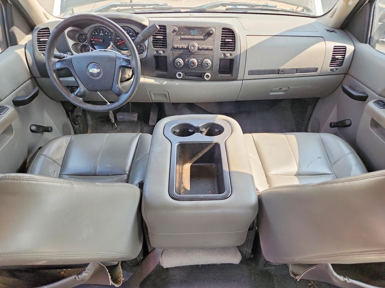 2010 Chevrolet Silverado C2500 Heavy Duty White vin: 1GC4CVBG4AF104036