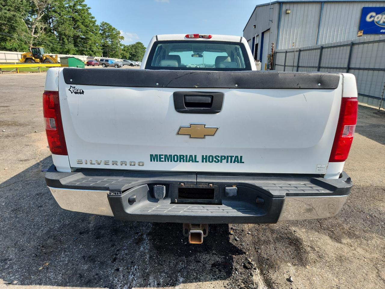 2010 Chevrolet Silverado C2500 Heavy Duty White vin: 1GC4CVBG4AF104036 Damage: Tailgate, Heavy Scratch, 1 To 2 Inches