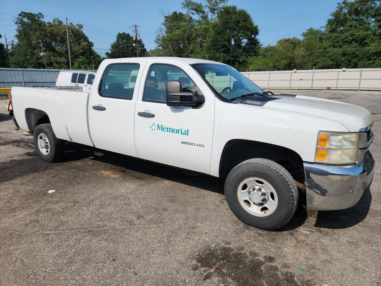 2010 Chevrolet Silverado C2500 Heavy Duty White vin: 1GC4CVBG4AF104036 Damage: Overall Vehicle, De-Identify, Removal Required