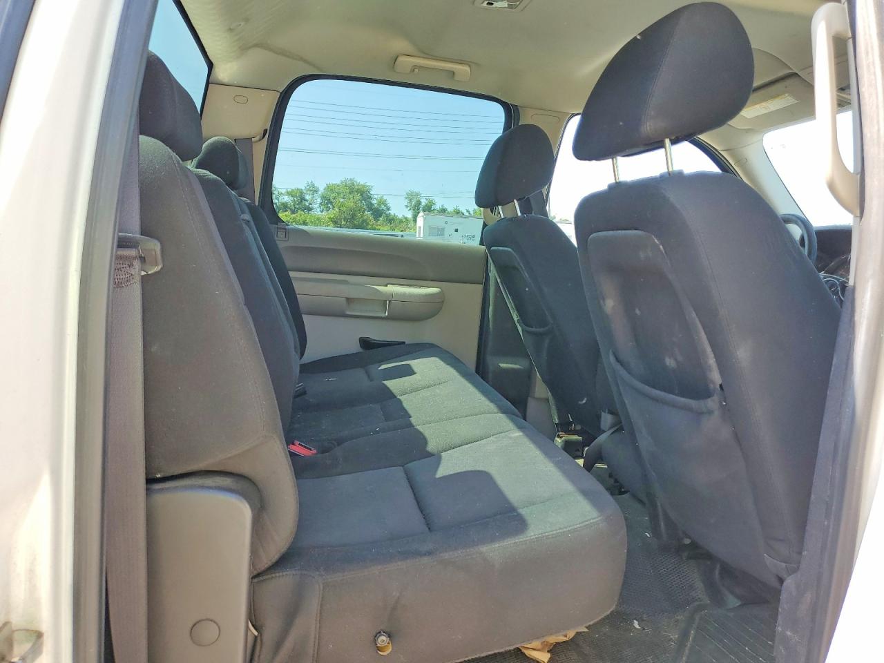 2010 Chevrolet Silverado C2500 Heavy Duty White vin: 1GC4CVBG4AF140065