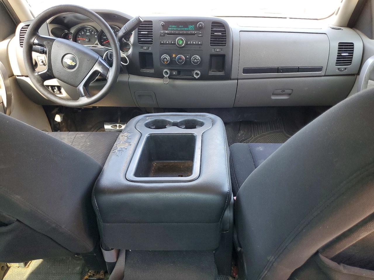 2010 Chevrolet Silverado C2500 Heavy Duty White vin: 1GC4CVBG4AF140065