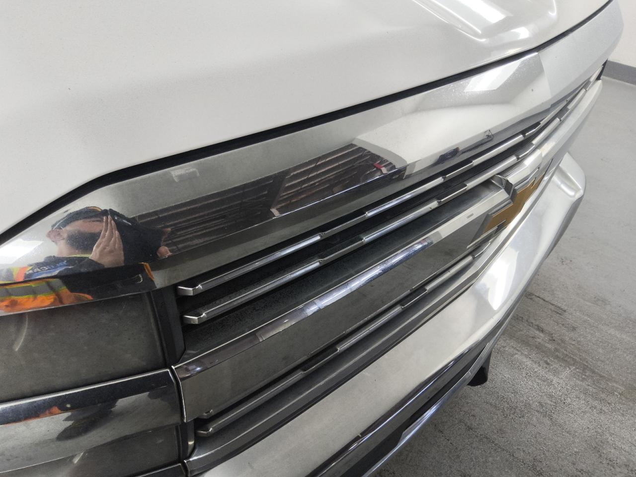 2015 Chevrolet Silverado C3500 White vin: 1GC4CYCG5FF595126 Damage: Grille, Chipped, 2