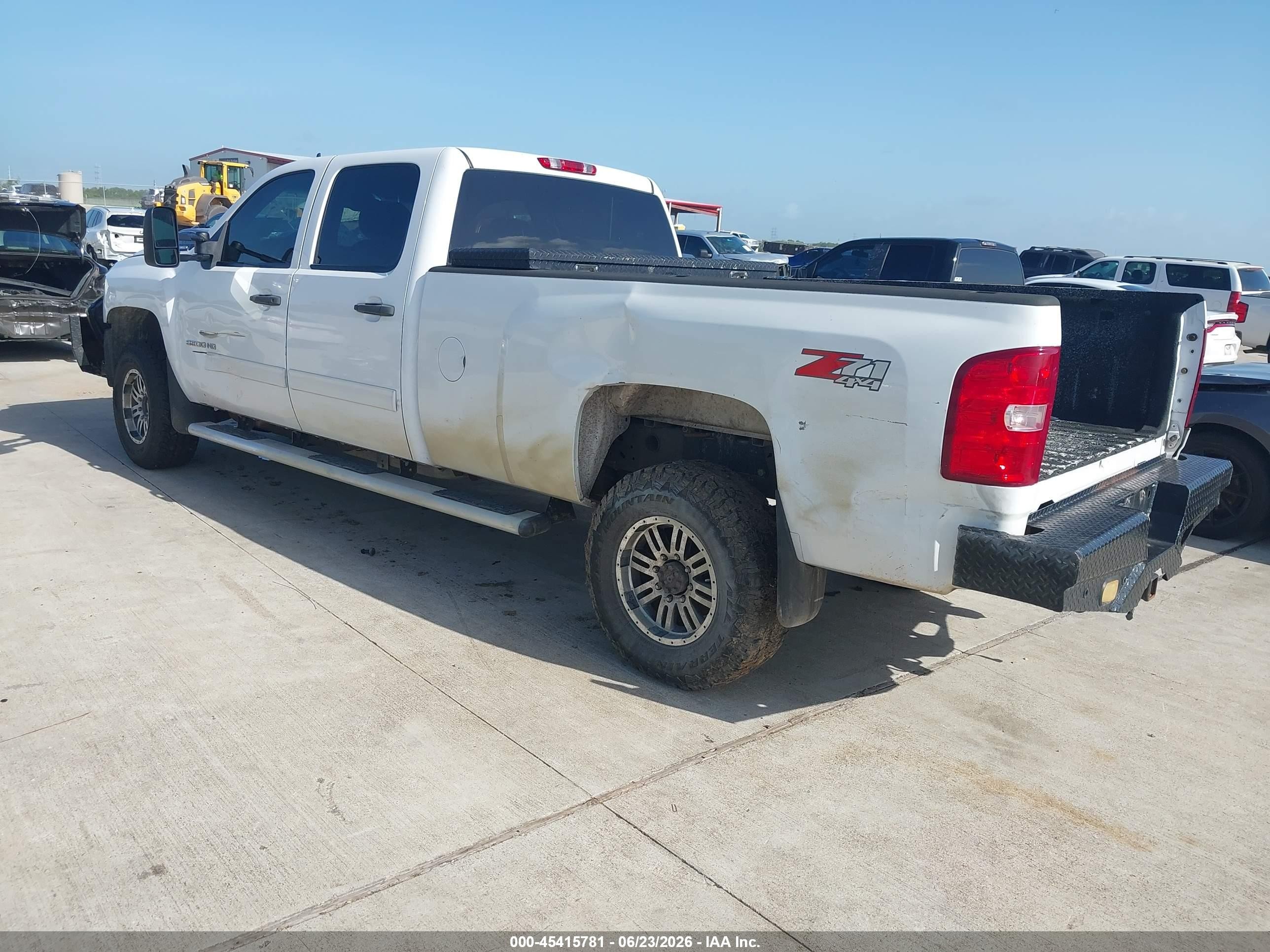 2010 Chevrolet Silverado 3500hd Lt White vin: 1GC4K0B60AF128167