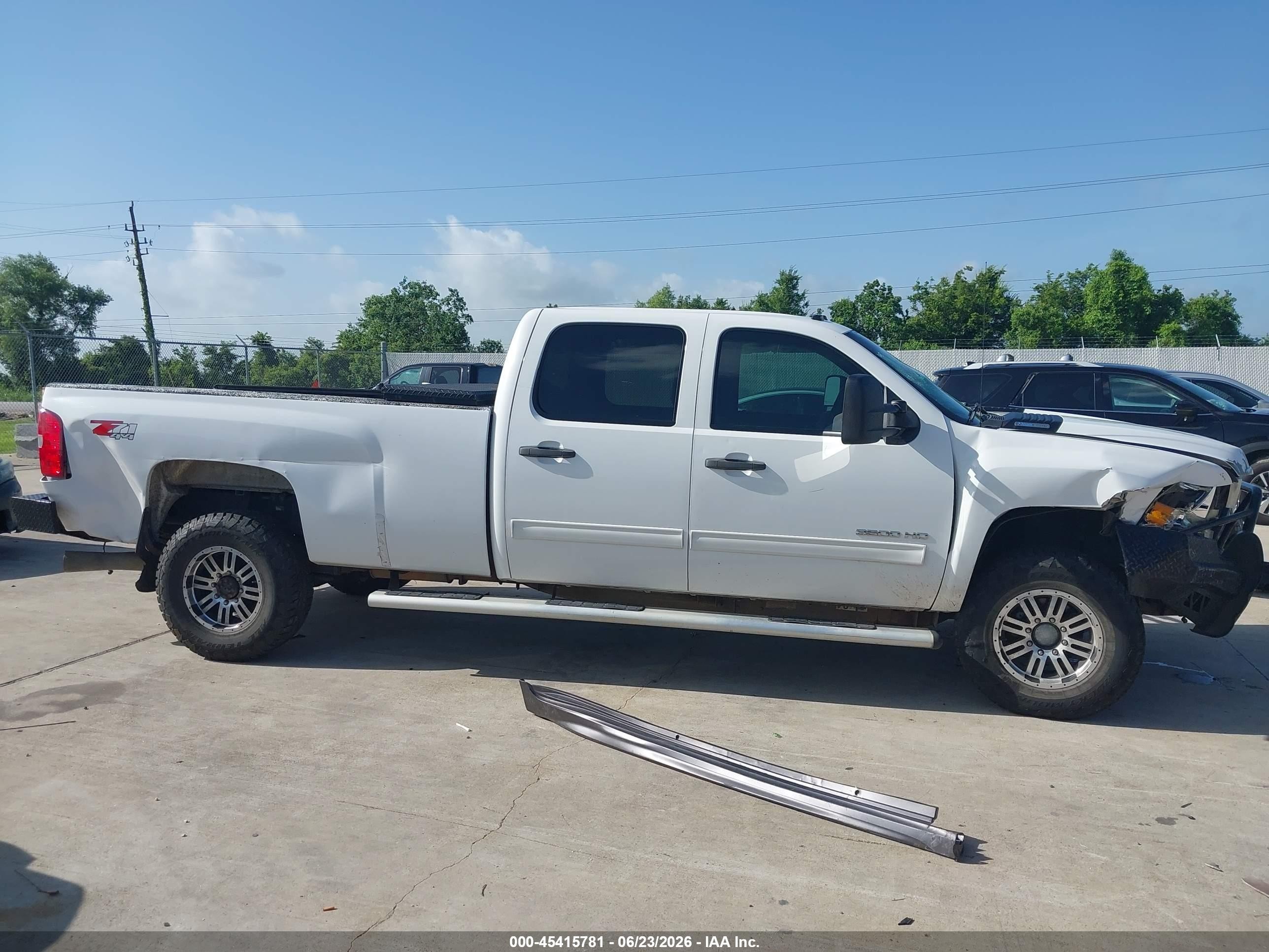 2010 Chevrolet Silverado 3500hd Lt White vin: 1GC4K0B60AF128167