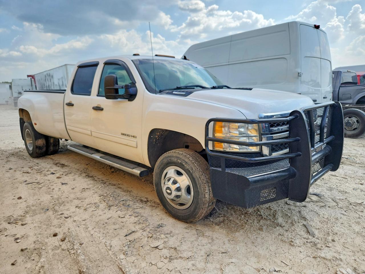 2011 Chevrolet Silverado K3500 Lt White vin: 1GC4K0C84BF145927