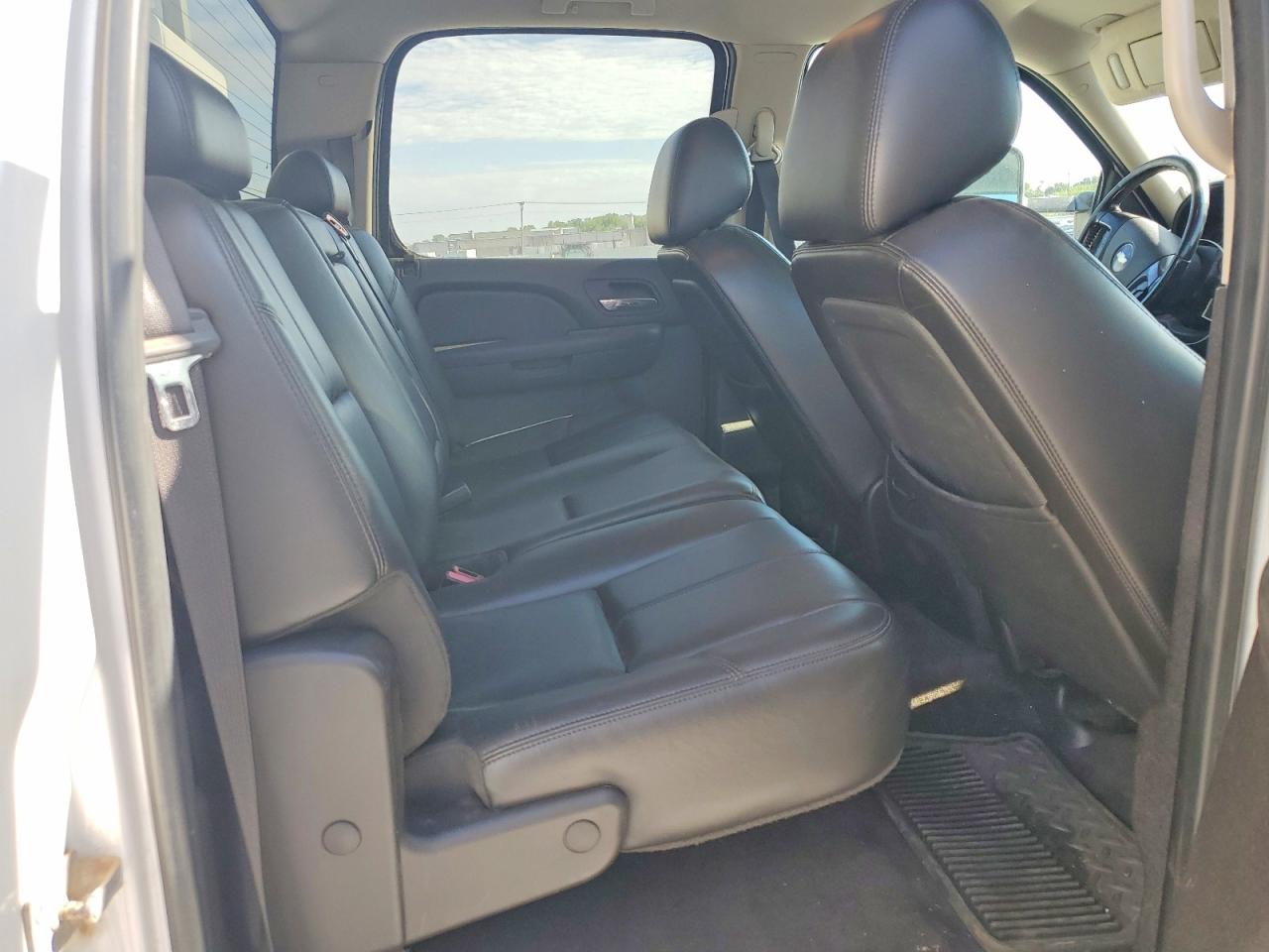 2010 Chevrolet Silverado K3500 Ltz White vin: 1GC4K1B65AF131071