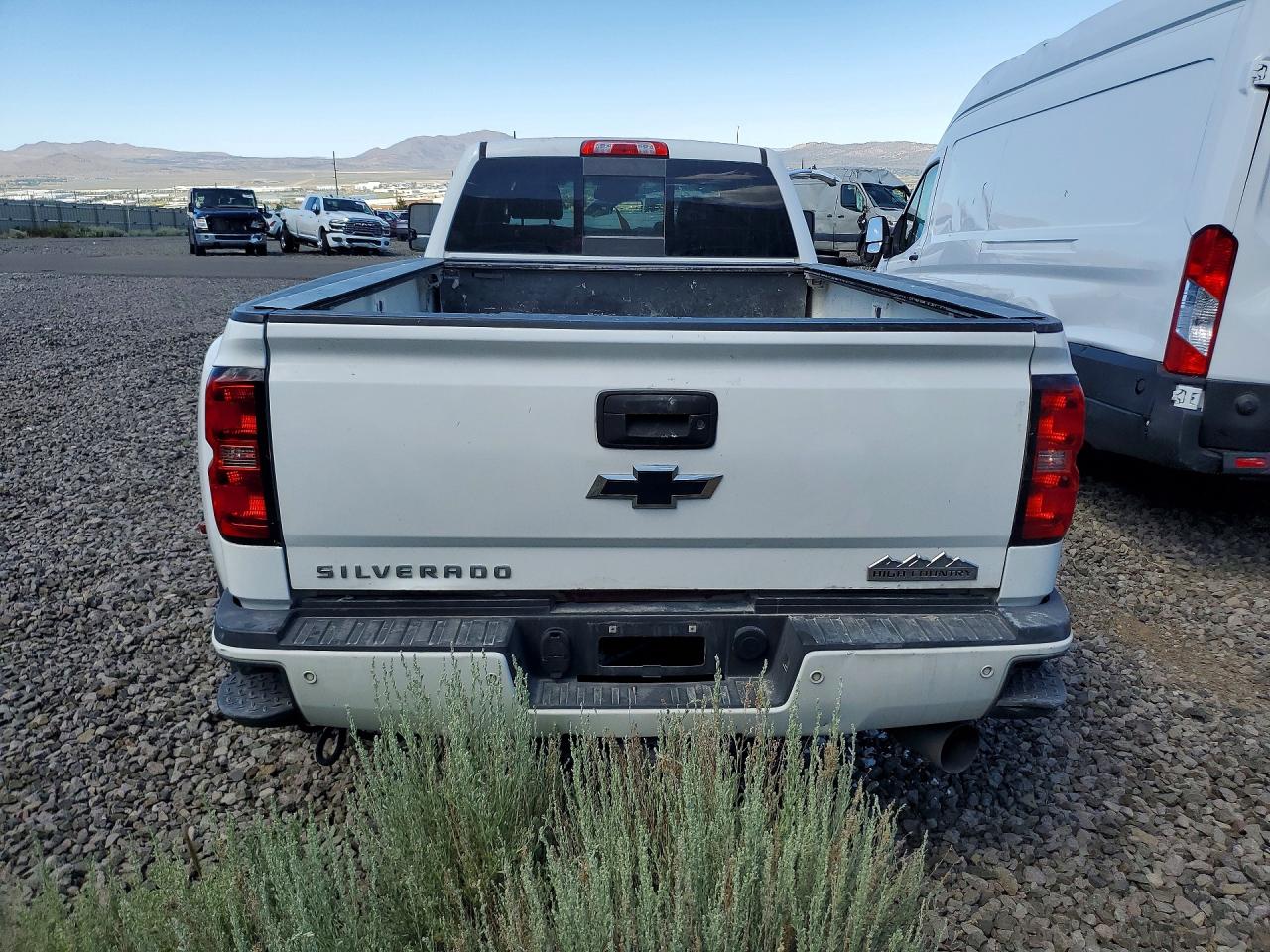 2015 Chevrolet Silverado K3500 High Country White vin: 1GC4K1E81FF663888