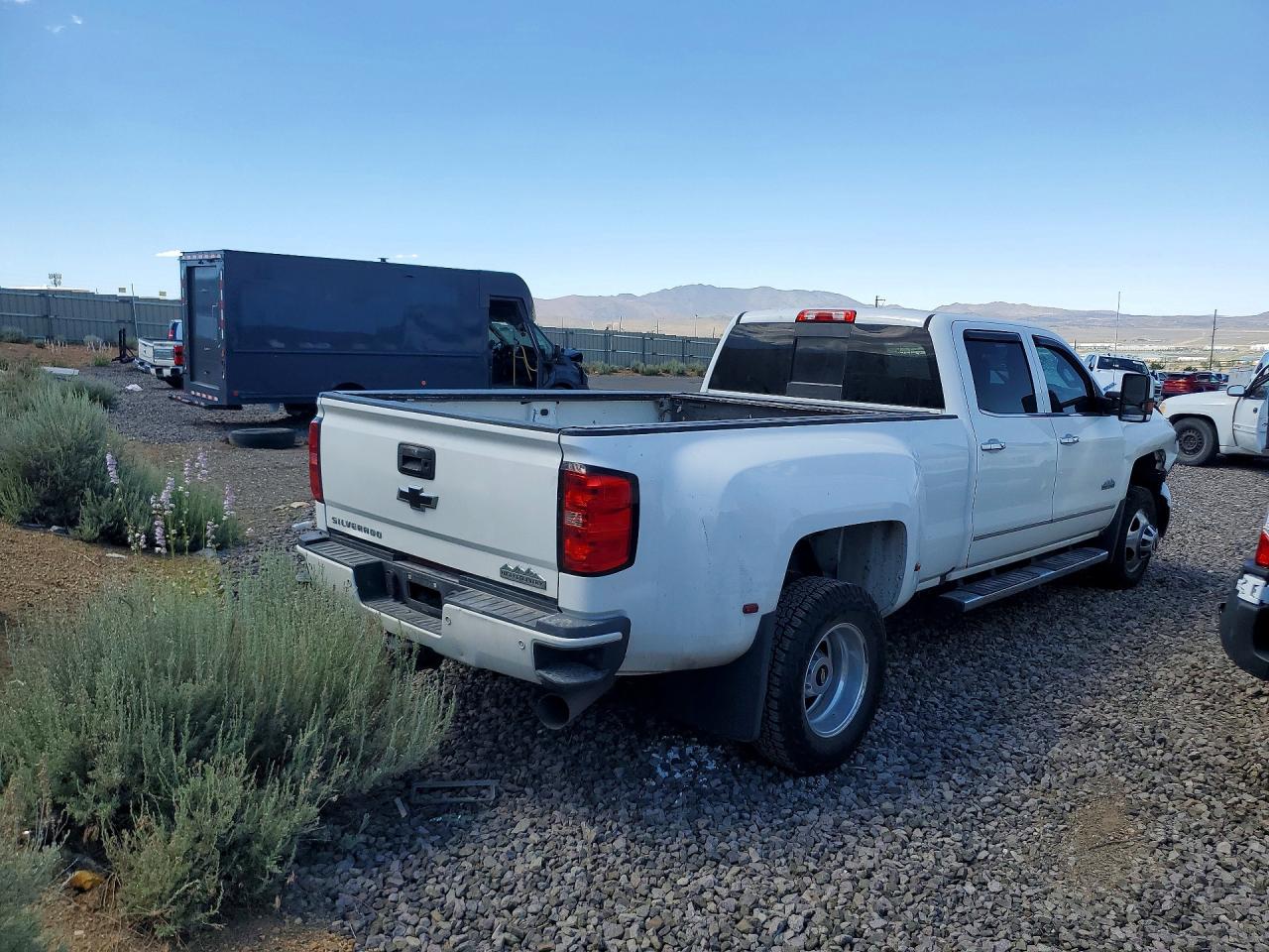 2015 Chevrolet Silverado K3500 High Country White vin: 1GC4K1E81FF663888