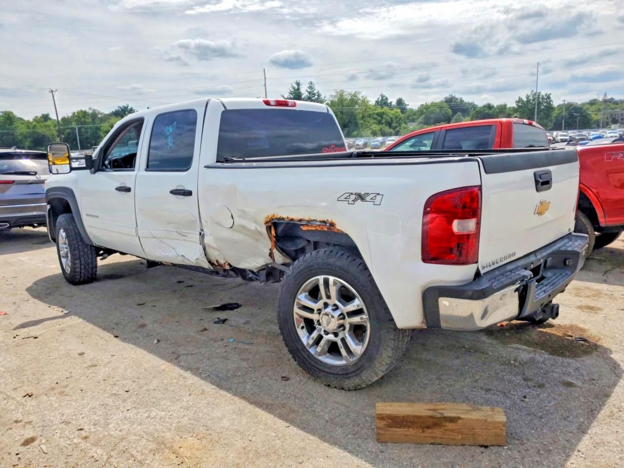 2010 Chevrolet Silverado K2500 Heavy Duty Lt White vin: 1GC4KXB65AF119067