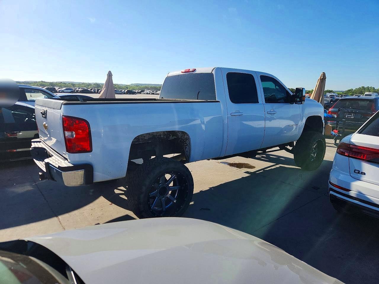 2010 Chevrolet Silverado K2500 Heavy Duty Ltz White vin: 1GC4KYB69AF106750