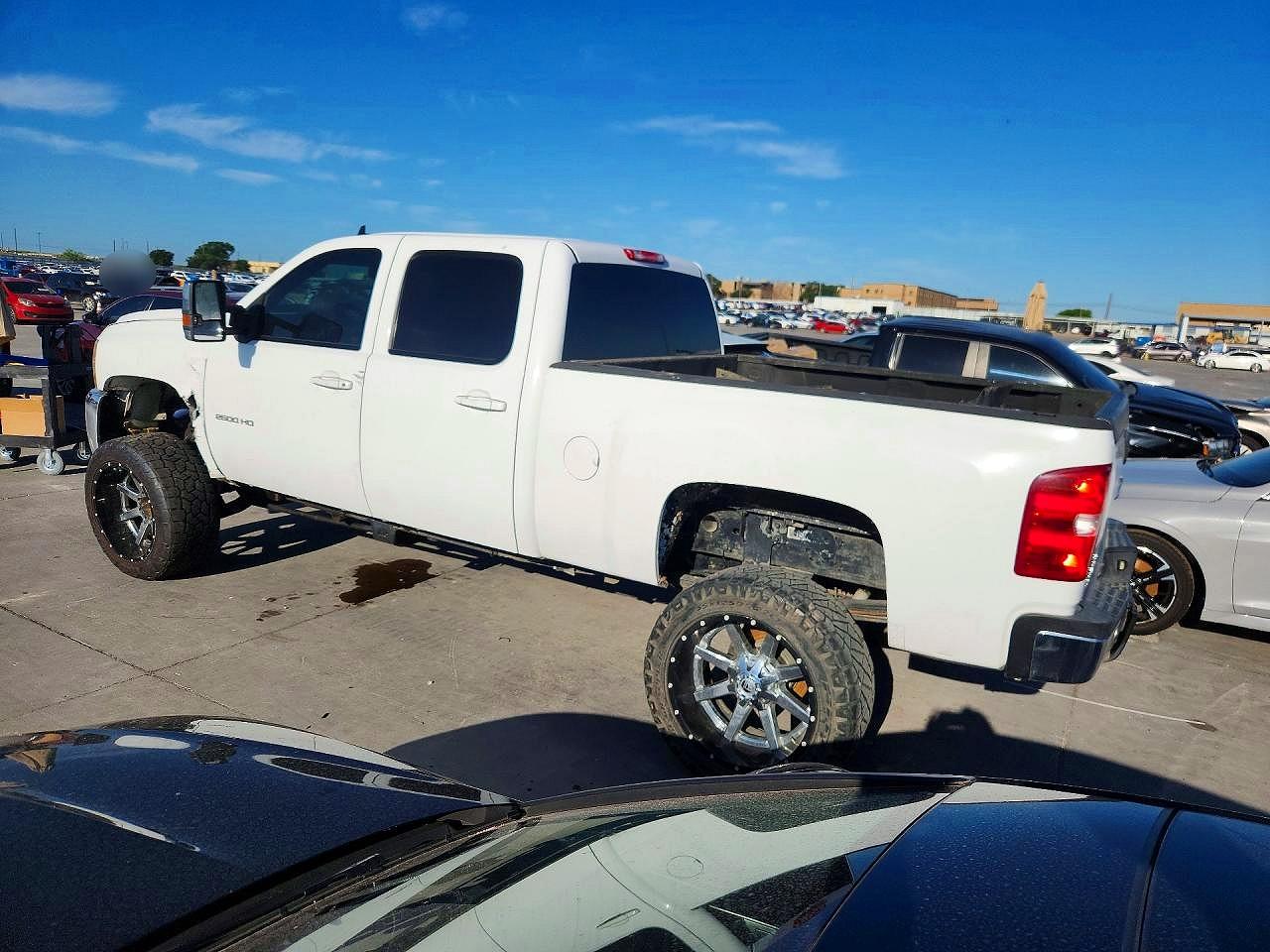 2010 Chevrolet Silverado K2500 Heavy Duty Ltz White vin: 1GC4KYB69AF106750