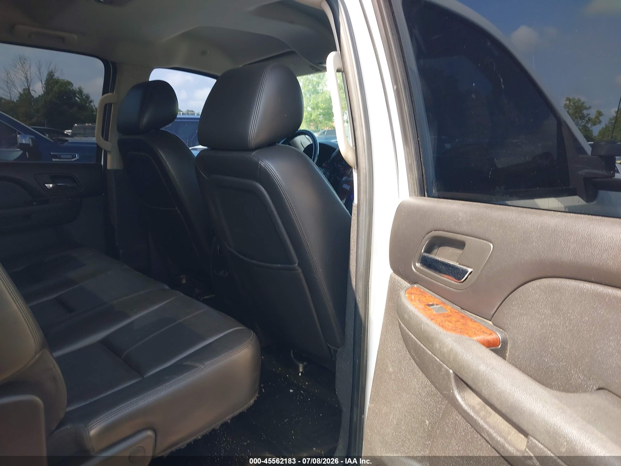 2010 Chevrolet Silverado 2500hd Ltz White vin: 1GC4KYBG7AF112474