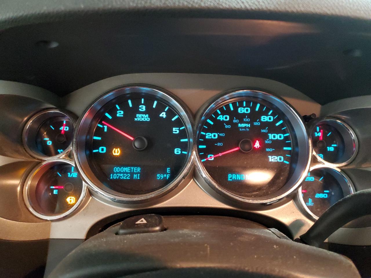 2010 Chevrolet Silverado K2500 Heavy Duty Lt White vin: 1GC5KXBG1AZ266269 Damage: Warning - Tire Pressure, On, Unacceptable