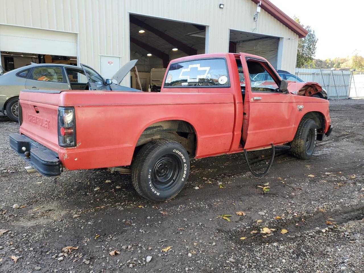 1984 Chevrolet S Truck S10 Red vin: 1GCBS14B1E8230515