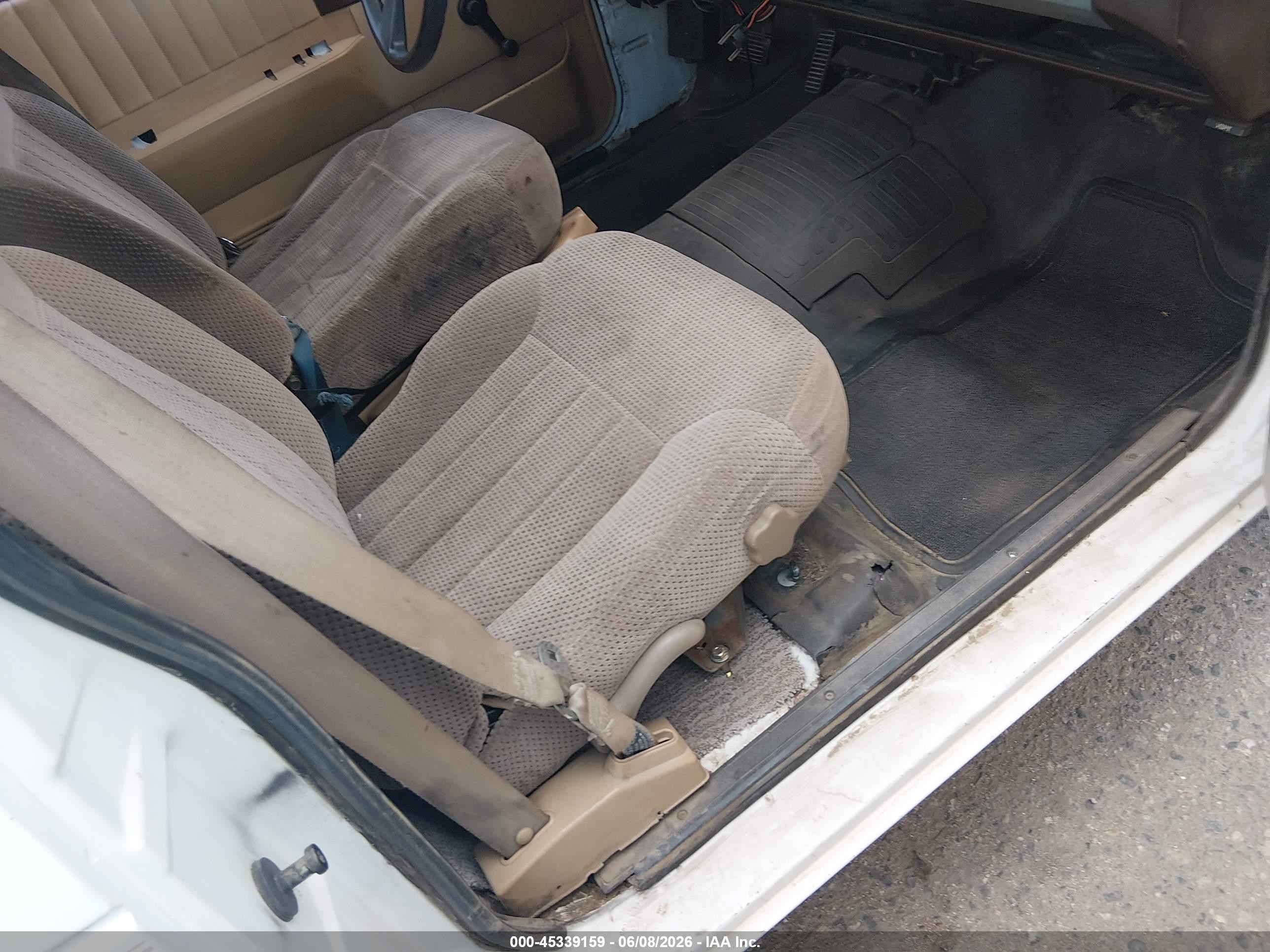 1987 Chevrolet S Truck S10 White vin: 1GCBS14E7H8200790