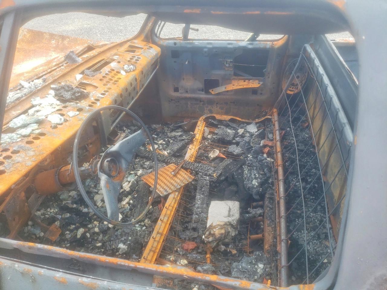 1981 Chevrolet C10 Burn vin: 1GCCC14D7BF392773
