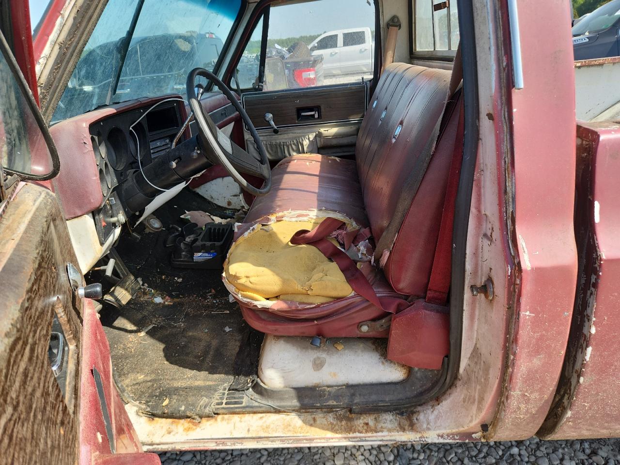 1982 Chevrolet C10 Maroon vin: 1GCCC14D9CS133937