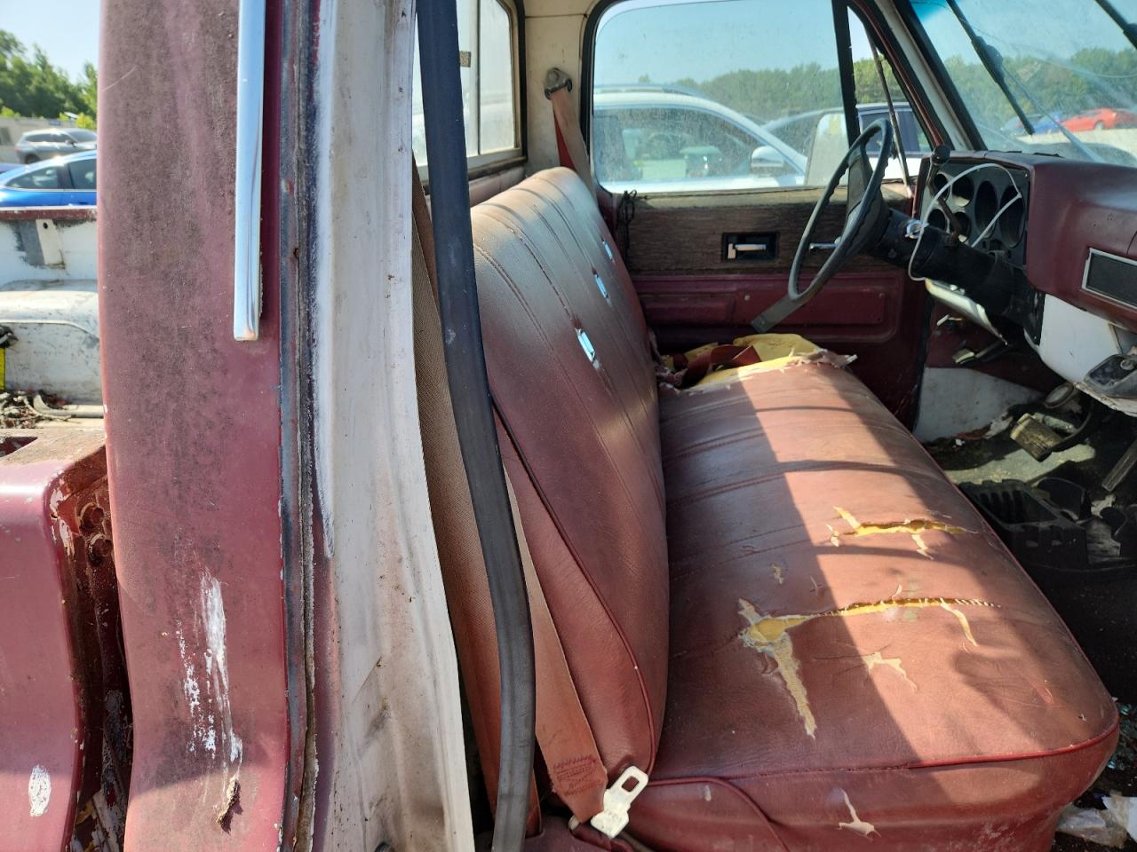 1982 Chevrolet C10 Maroon vin: 1GCCC14D9CS133937