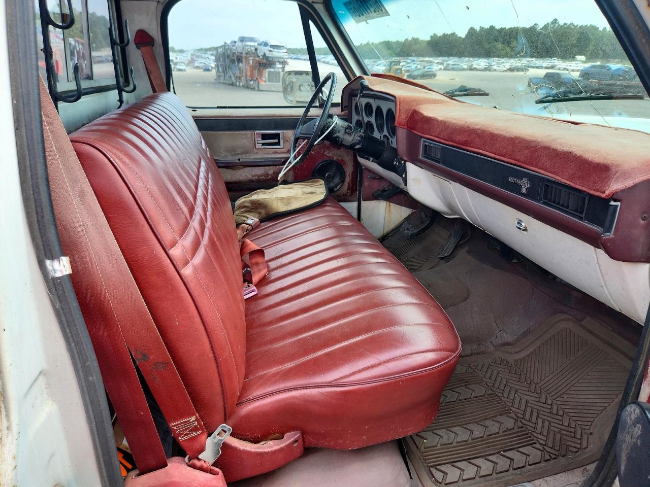 1983 Chevrolet C10 White vin: 1GCCC14H5DF305331