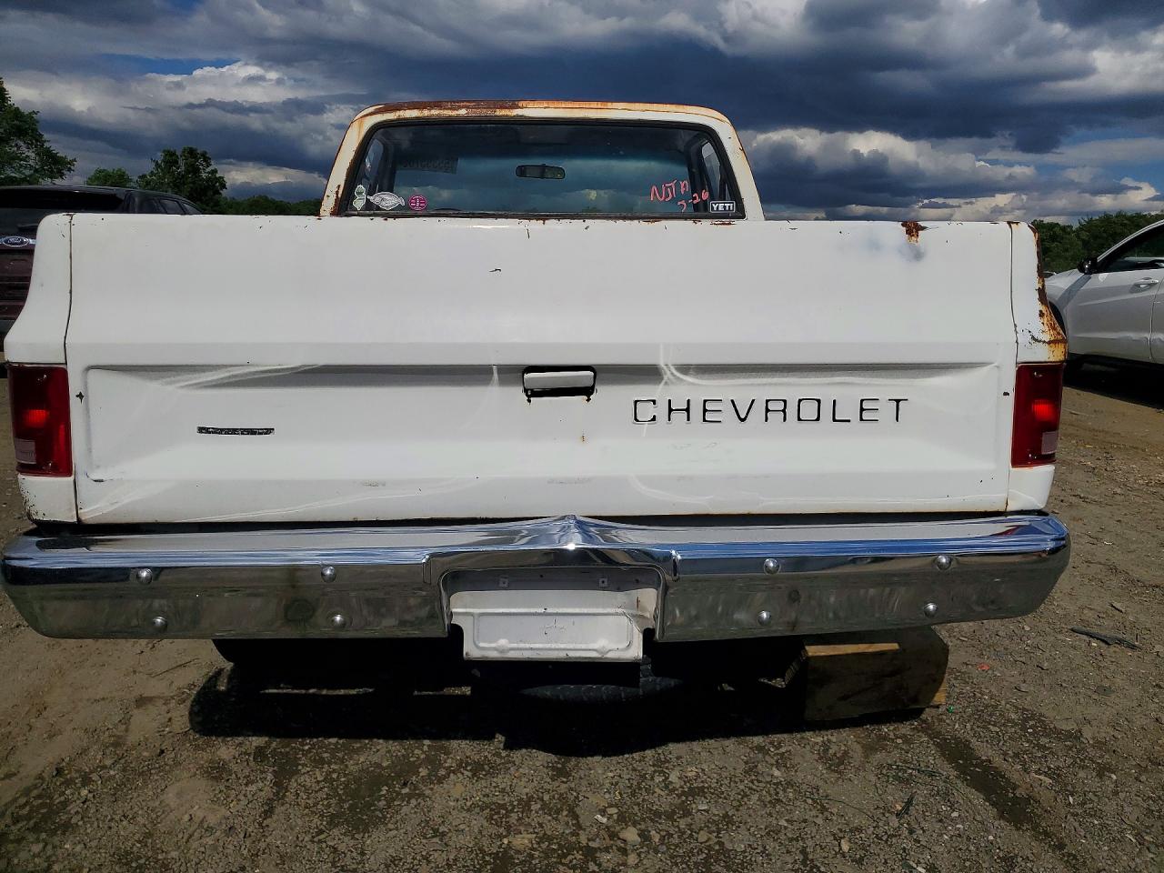 1985 Chevrolet C10 White vin: 1GCCC14N0FF378082