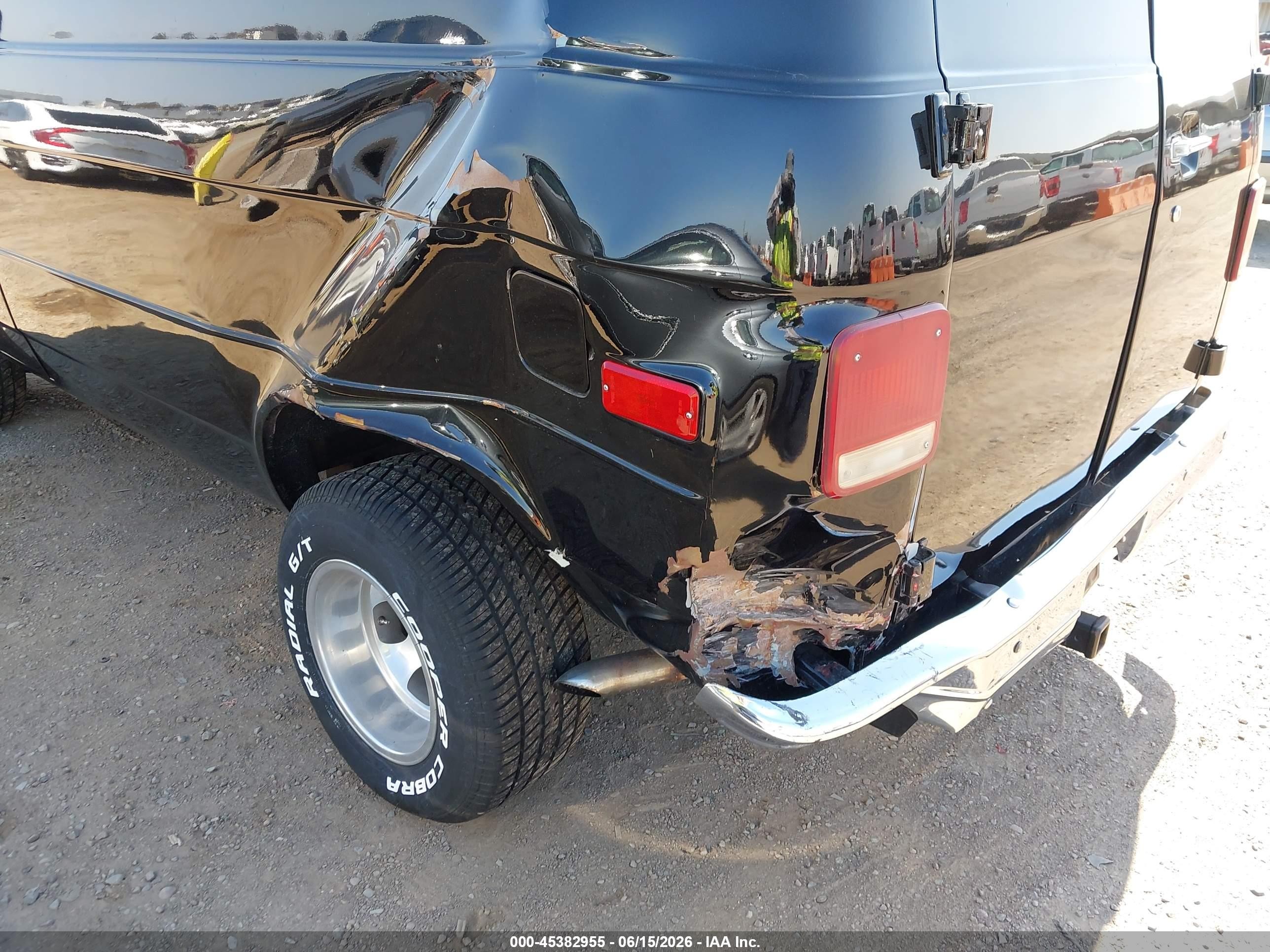 1986 Chevrolet Van G10 Black vin: 1GCCG15F2G7147370