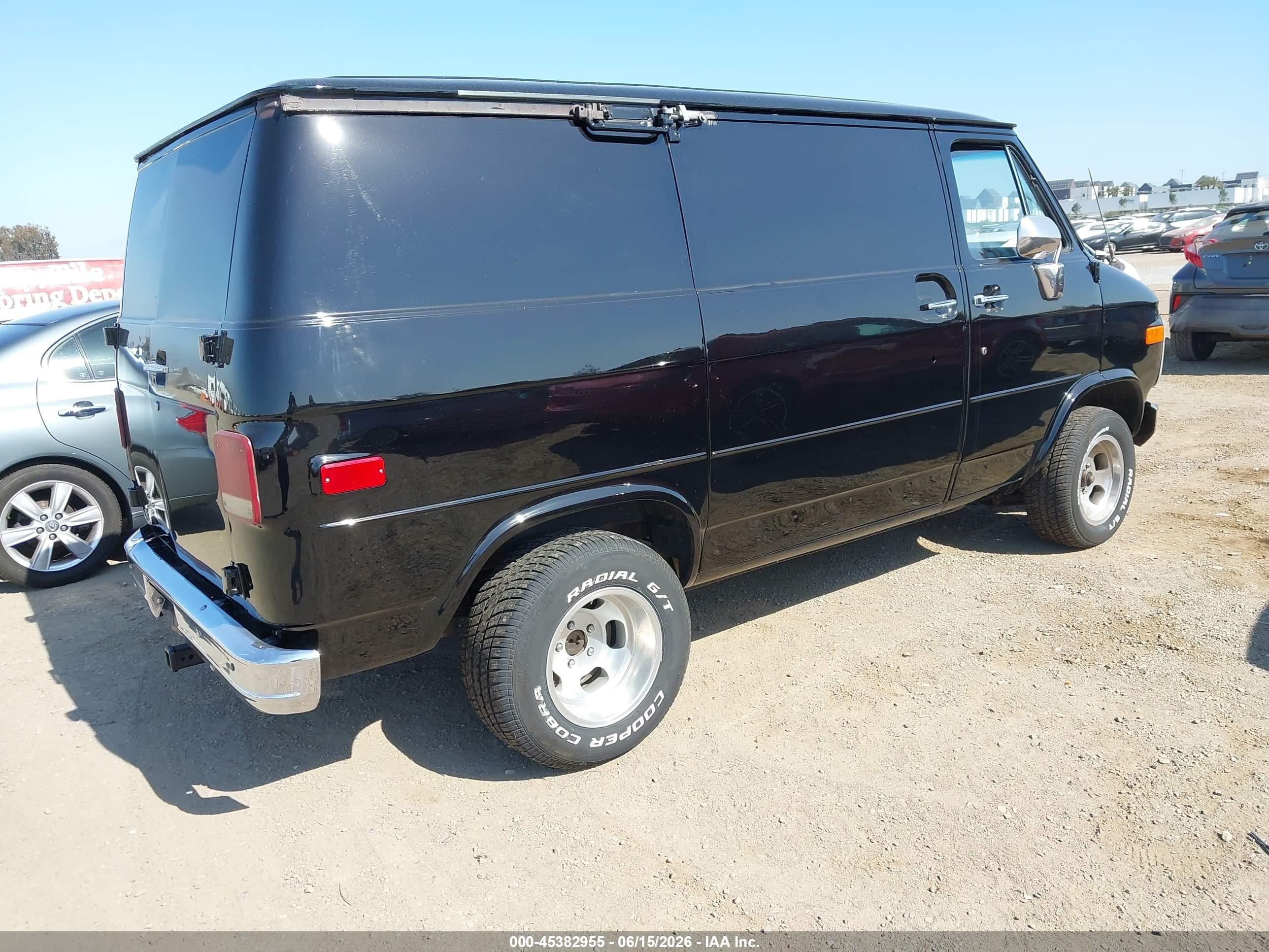 1986 Chevrolet Van G10 Black vin: 1GCCG15F2G7147370