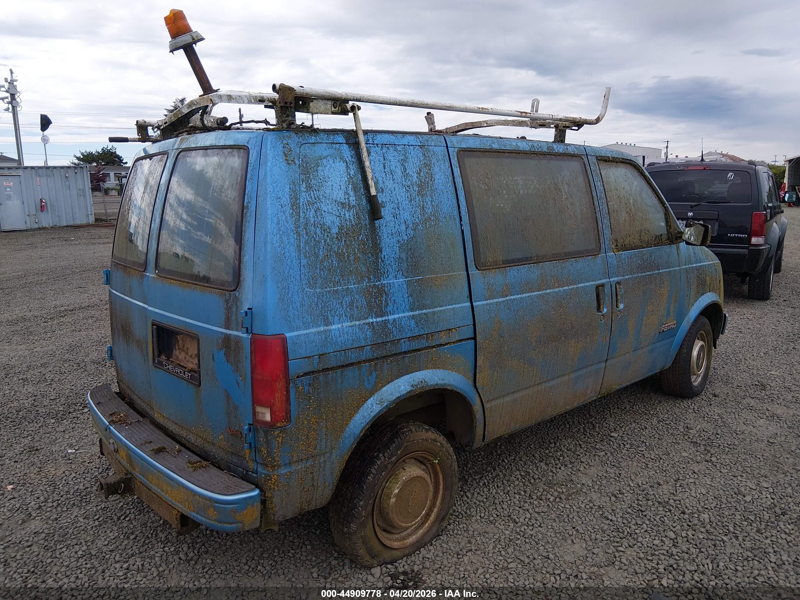 1993 Chevrolet Astro   Light Blue vin: 1GCCM15Z4PB208041