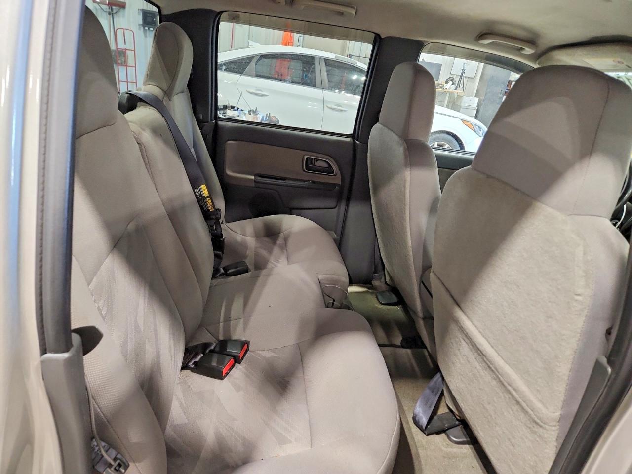 2005 Chevrolet Colorado Серебряный vin: 1GCCS136858222873