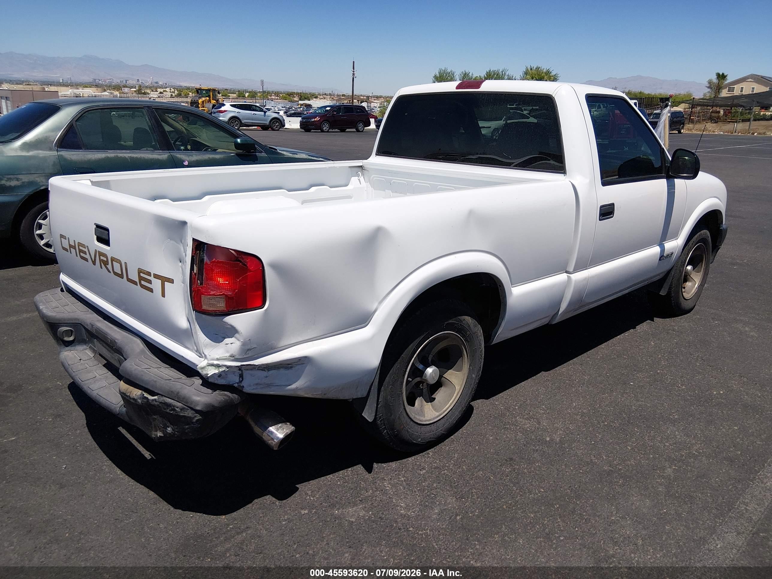 1998 Chevrolet S-10 Fleetside White vin: 1GCCS1440W8121499