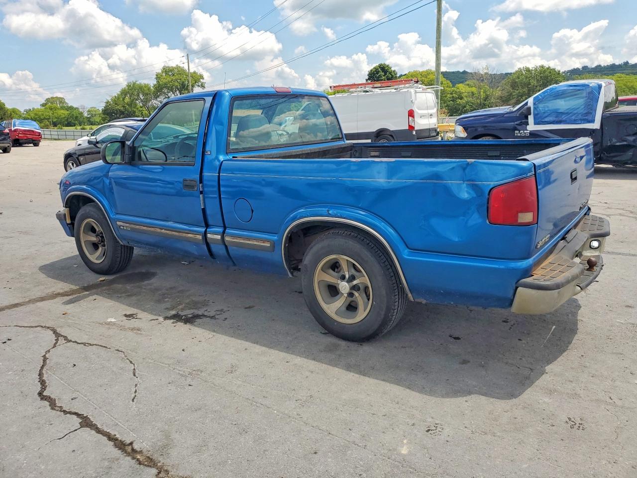 2000 Chevrolet S Truck S10 Blue vin: 1GCCS1440YK145839