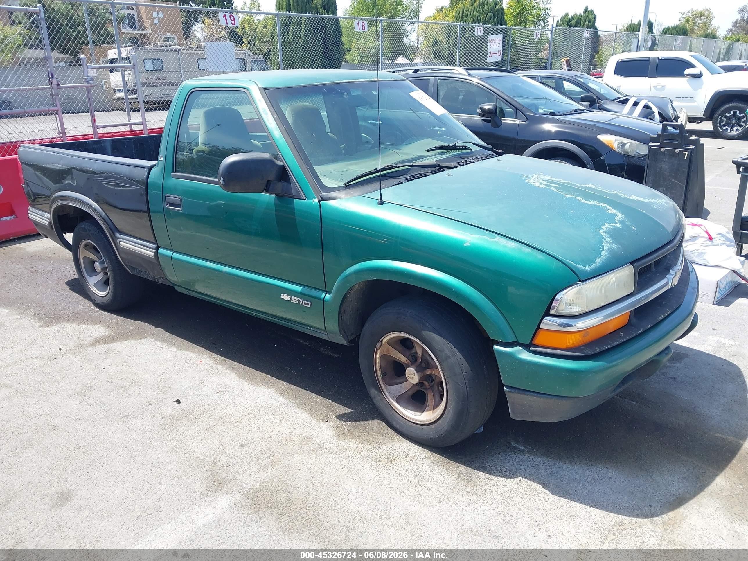 2000 Chevrolet S-10 Ls Green vin: 1GCCS1441Y8186364