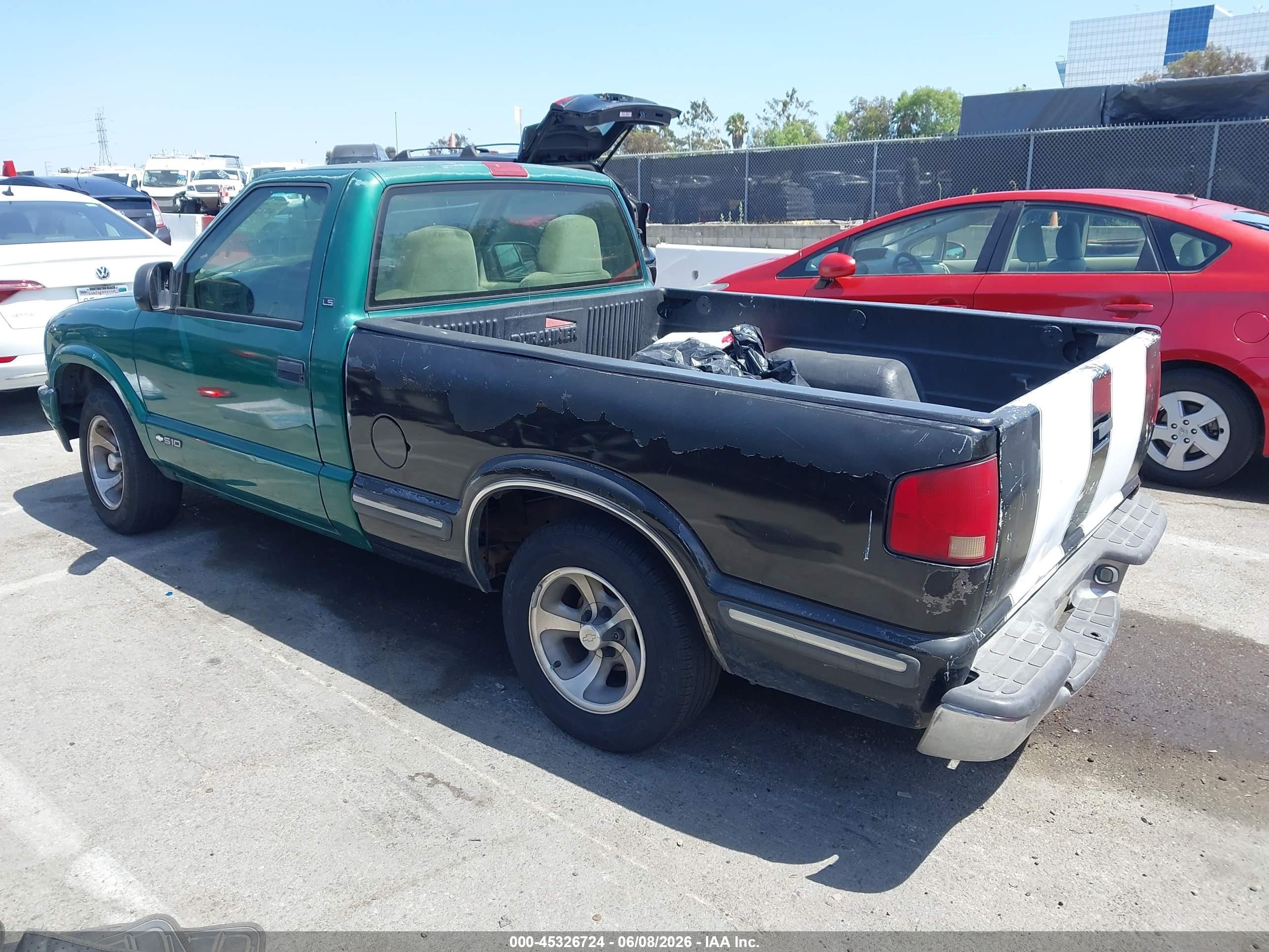 2000 Chevrolet S-10 Ls Green vin: 1GCCS1441Y8186364