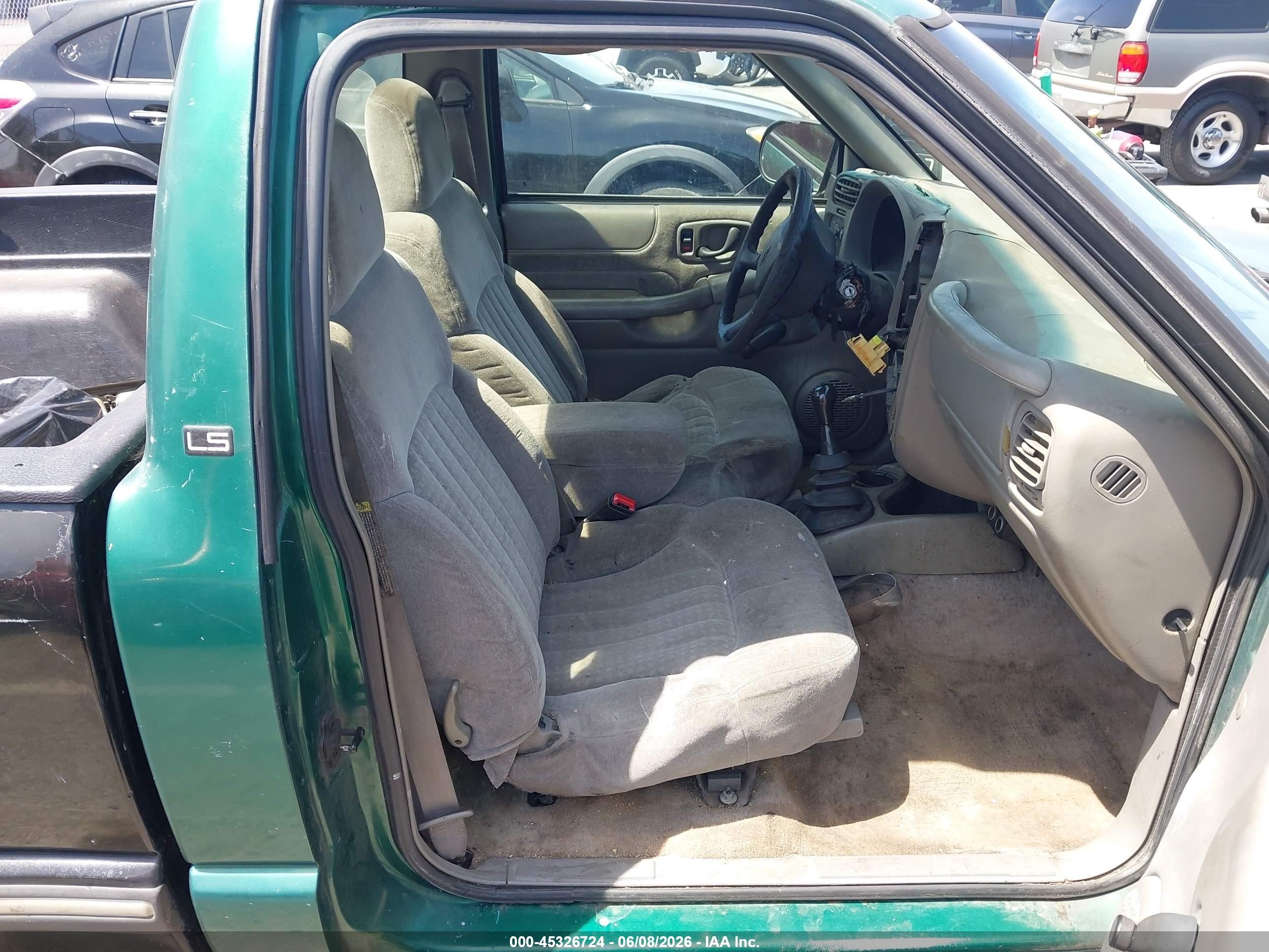 2000 Chevrolet S-10 Ls Green vin: 1GCCS1441Y8186364