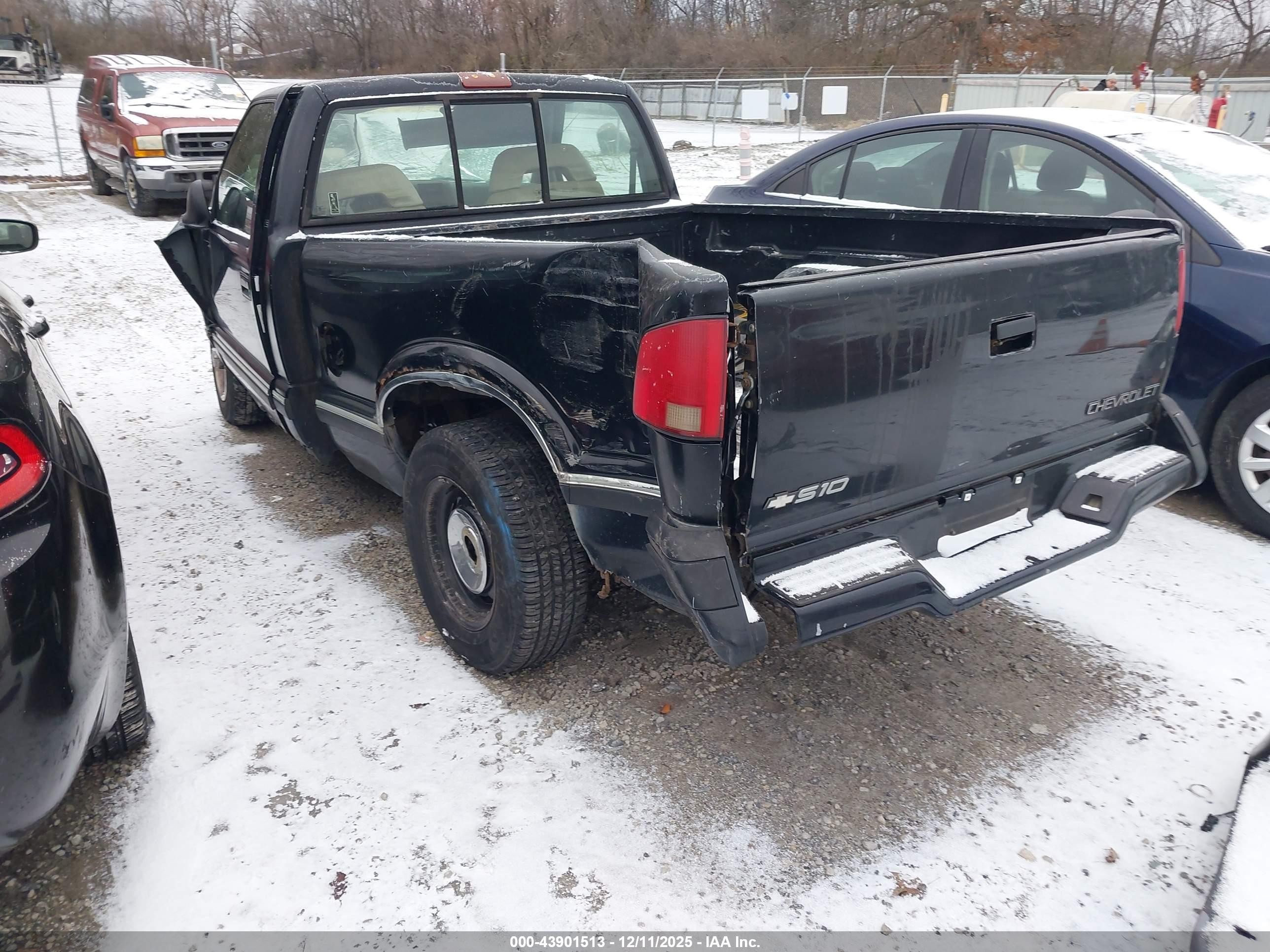 1996 Chevrolet S Truck S10 Black vin: 1GCCS1442TK126587