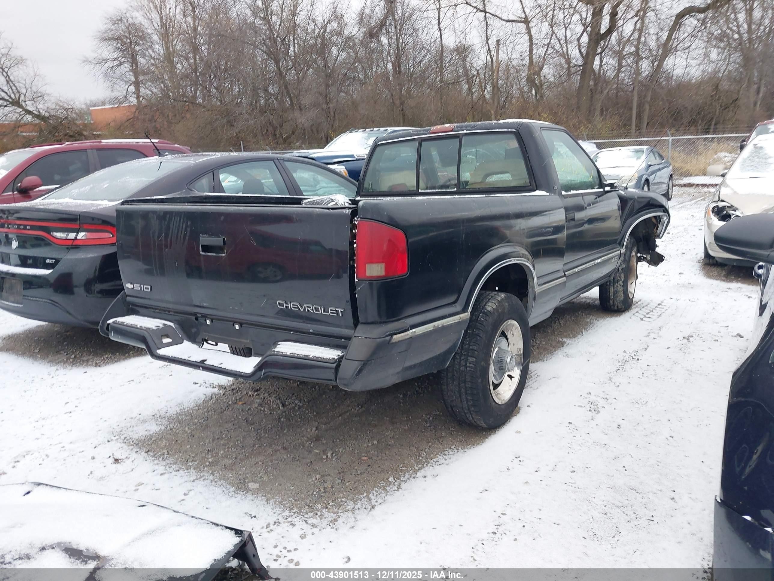 1996 Chevrolet S Truck S10 Black vin: 1GCCS1442TK126587