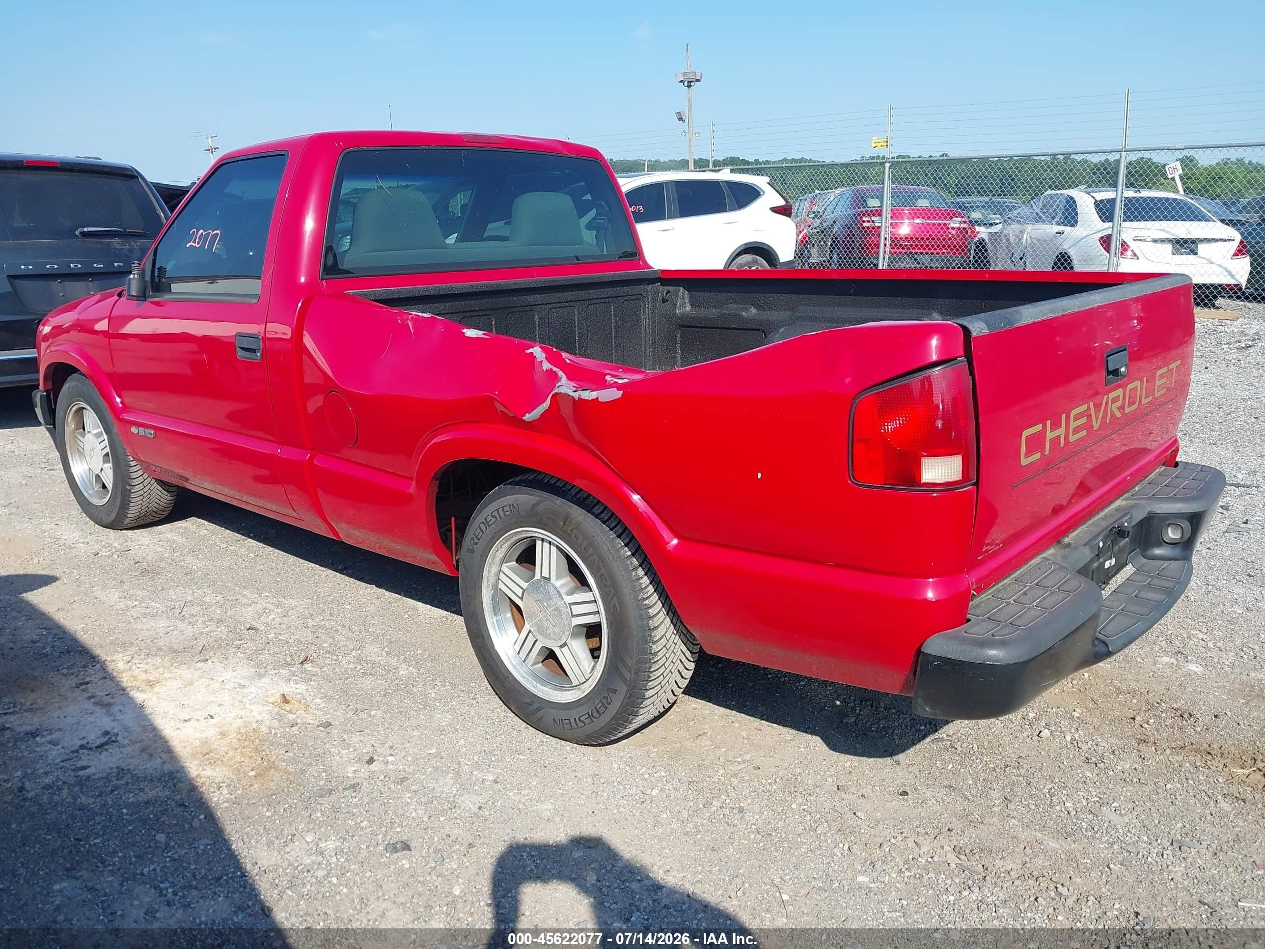 1998 Chevrolet S-10 Fleetside Red vin: 1GCCS1442W8227677