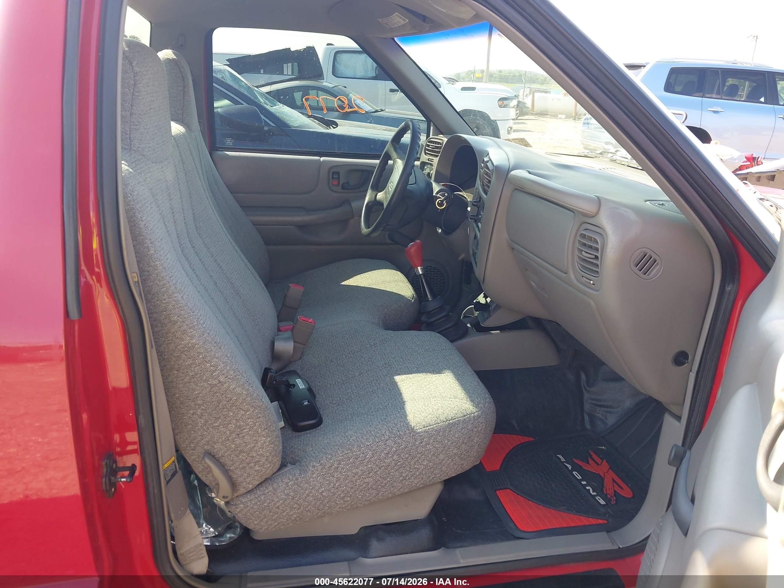 1998 Chevrolet S-10 Fleetside Red vin: 1GCCS1442W8227677